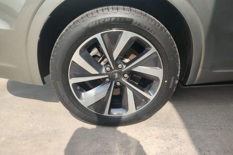 Used Li Auto ONE 2021 Extended-Range 6-Seater Version Right Rear Wheel Hub