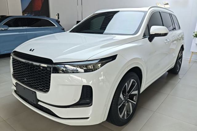 Ojetý Li Auto ONE 2021 Extended-Range 6-Seater Version