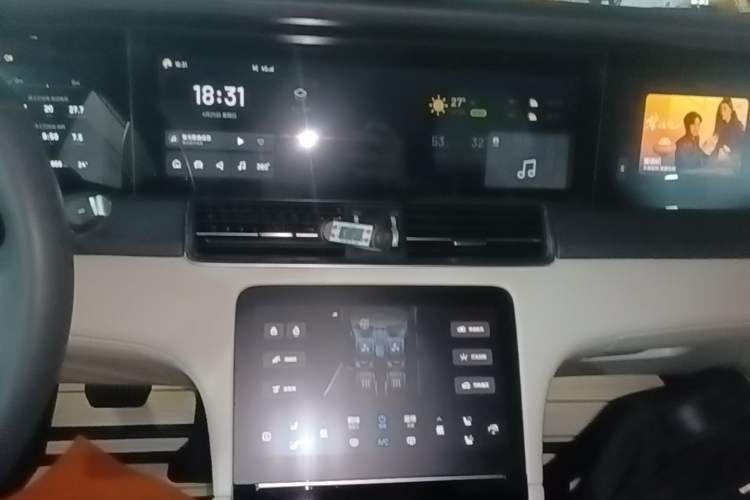Used Li Auto ONE 2021 Extended-Range 6-Seater Version Audio And AC Panel