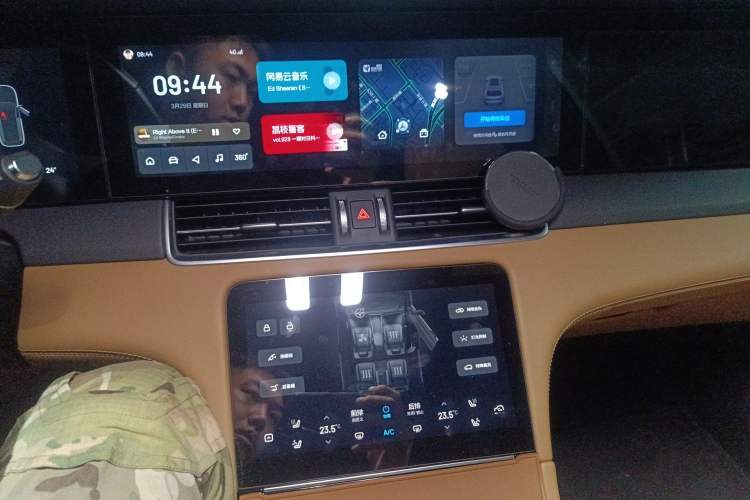 Used Li Auto ONE 2021 Extended-Range 6-Seater Version Audio And AC Panel