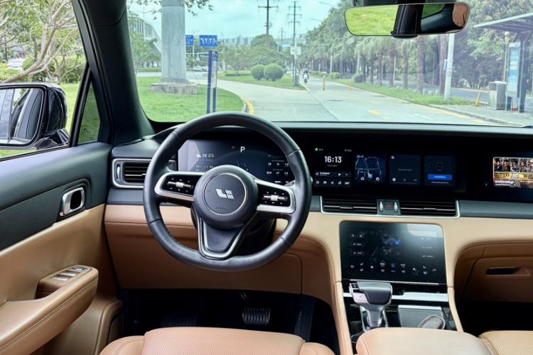 Used Li Auto ONE 2021 Extended-Range 6-Seater Version Audio And AC Panel