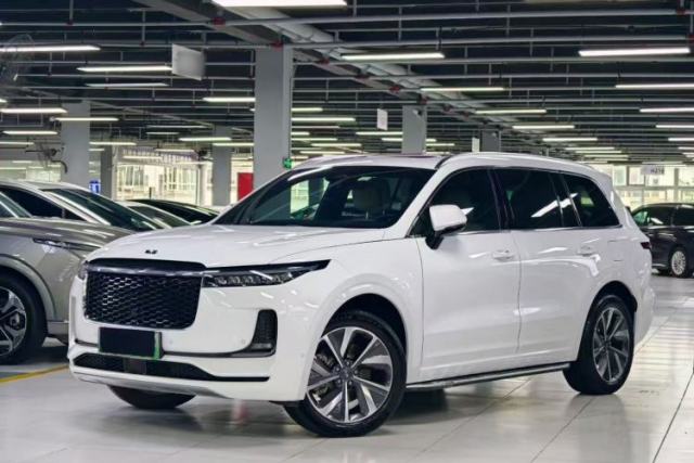 Ojetý Li Auto ONE 2021 Extended-Range 6-Seater Version