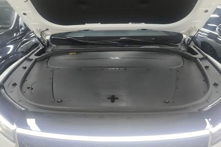 Used Li Auto ONE 2021 Extended-Range 6-Seater Version Engine Bay
