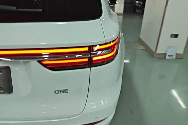 Used Li Auto ONE 2021 Extended-Range 6-Seater Version Exterior 3