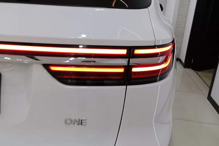 Used Li Auto ONE 2021 Extended-Range 6-Seater Version Exterior 3