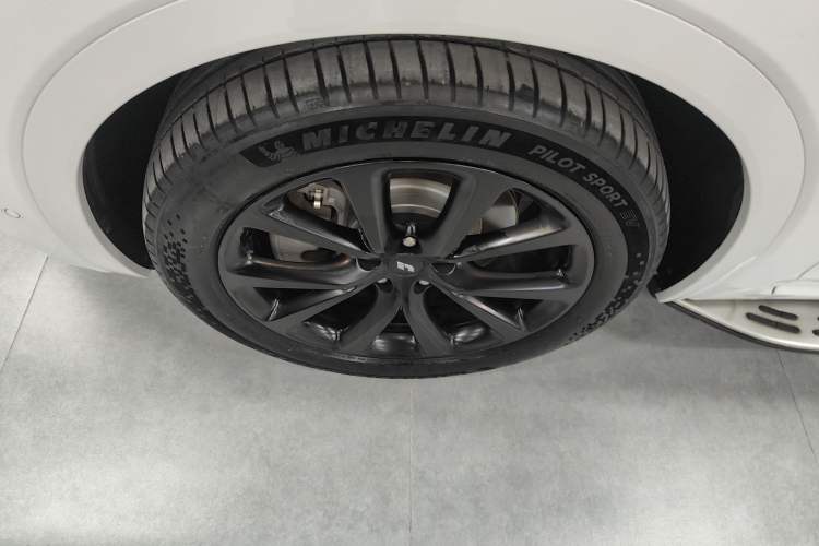 Used Li Auto ONE 2021 Extended-Range 6-Seater Version Exterior 4