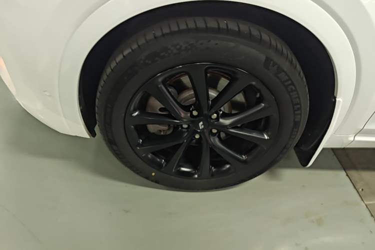 Used Li Auto ONE 2021 Extended-Range 6-Seater Version Exterior 4