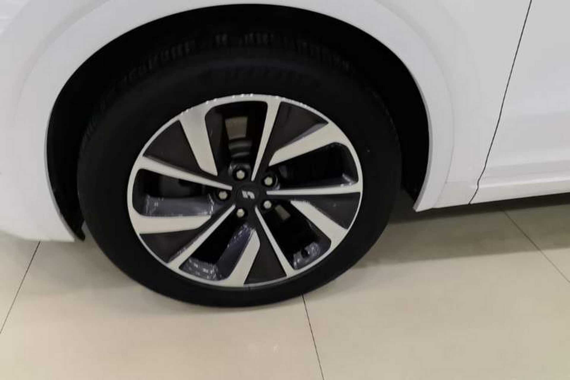 Used Li Auto ONE 2021 Extended-Range 6-Seater Version Exterior 4