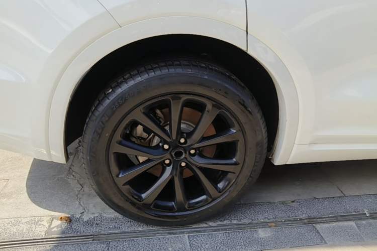 Used Li Auto ONE 2021 Extended-Range 6-Seater Version Exterior 5