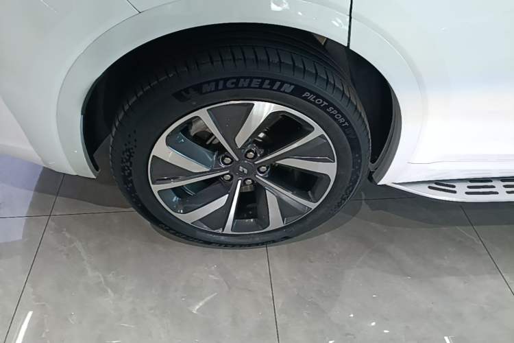 Used Li Auto ONE 2021 Extended-Range 6-Seater Version Exterior 5