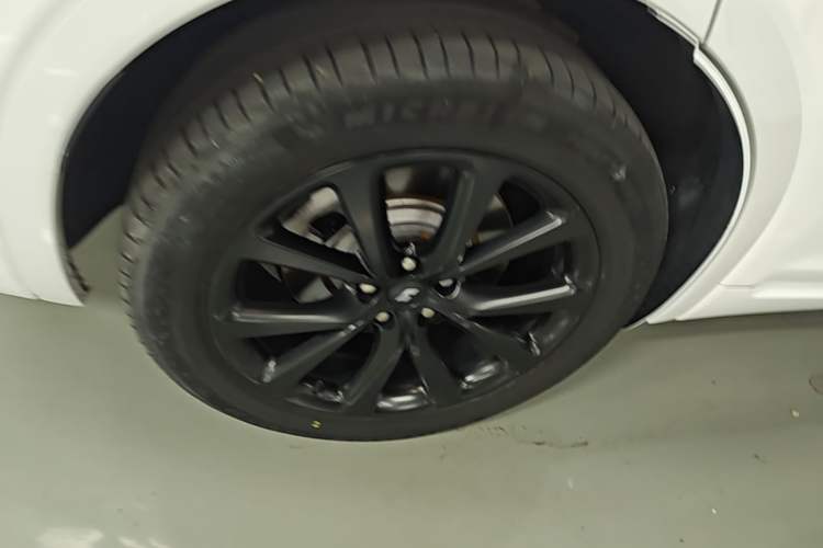 Used Li Auto ONE 2021 Extended-Range 6-Seater Version Exterior 5