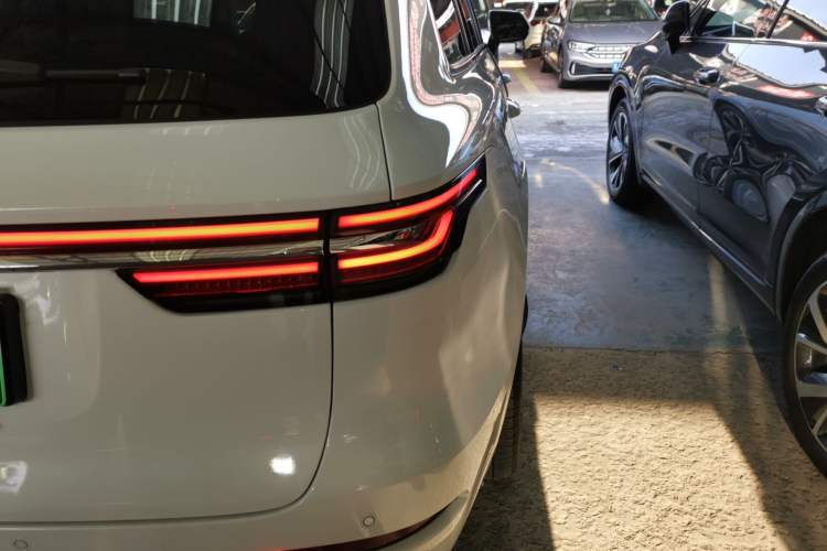 Used Li Auto ONE 2021 Extended-Range 6-Seater Version Exterior 6