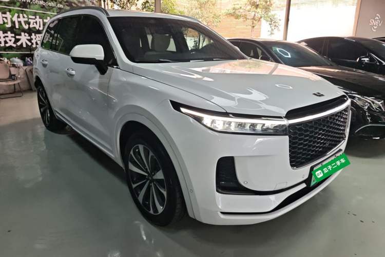 Used Li Auto ONE 2021 Extended-Range 6-Seater Version Front Right 45 Deg