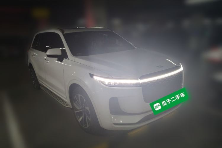 Used Li Auto ONE 2021 Extended-Range 6-Seater Version Front Right 45 Deg