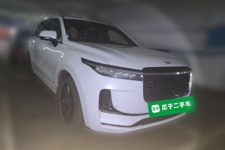 Used Li Auto ONE 2021 Extended-Range 6-Seater Version Front Right 45 Deg