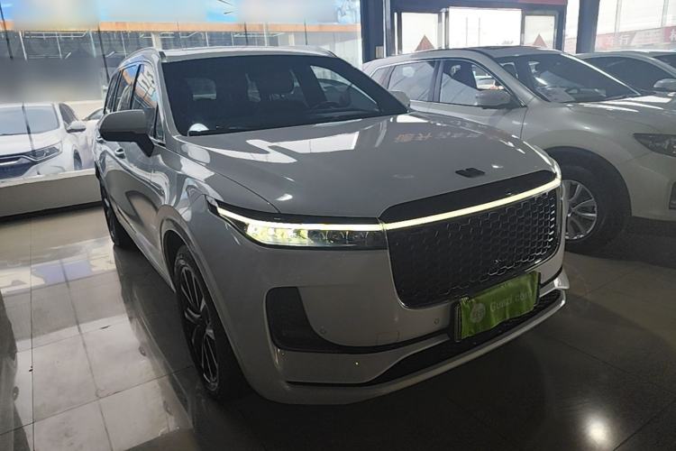Used Li Auto ONE 2021 Extended-Range 6-Seater Version Front Right 45 Deg