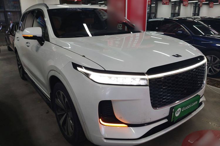 Used Li Auto ONE 2021 Extended-Range 6-Seater Version Front Right 45 Deg