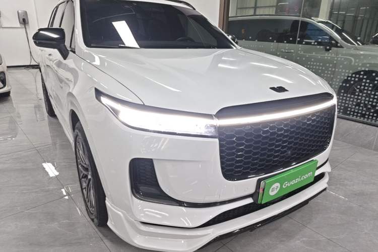 Used Li Auto ONE 2021 Extended-Range 6-Seater Version Front Right 45 Deg