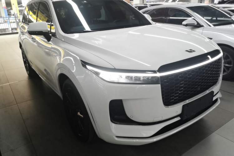 Used Li Auto ONE 2021 Extended-Range 6-Seater Version Front Right 45 Deg