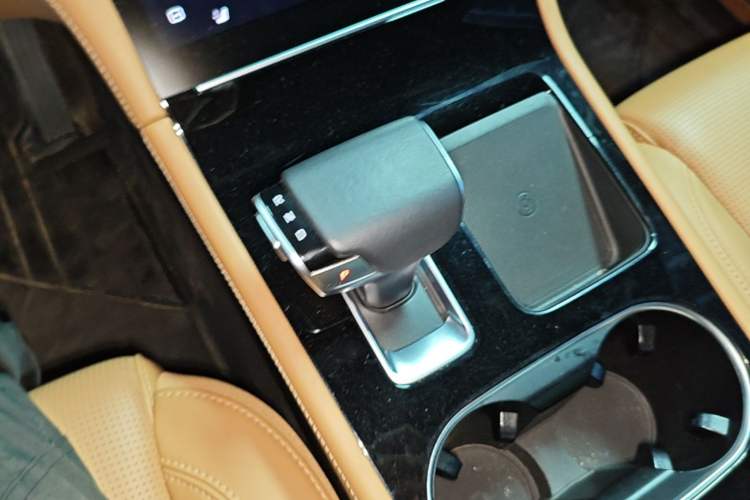 Used Li Auto ONE 2021 Extended-Range 6-Seater Version Gear Lever