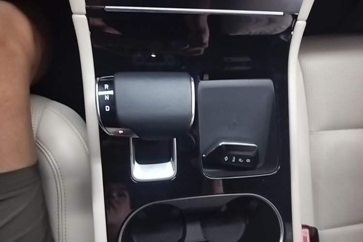 Used Li Auto ONE 2021 Extended-Range 6-Seater Version Gear Lever