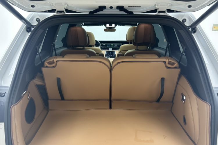 Used Li Auto ONE 2021 Extended-Range 6-Seater Version Interior 4