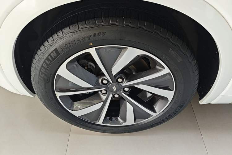 Used Li Auto ONE 2021 Extended-Range 6-Seater Version Left Front Wheel Hub