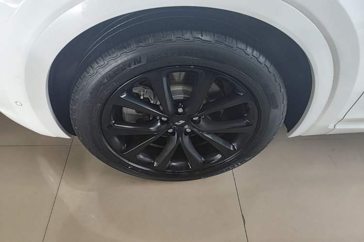 Used Li Auto ONE 2021 Extended-Range 6-Seater Version Left Front Wheel Hub