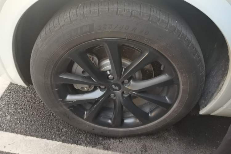 Used Li Auto ONE 2021 Extended-Range 6-Seater Version Left Front Wheel Hub