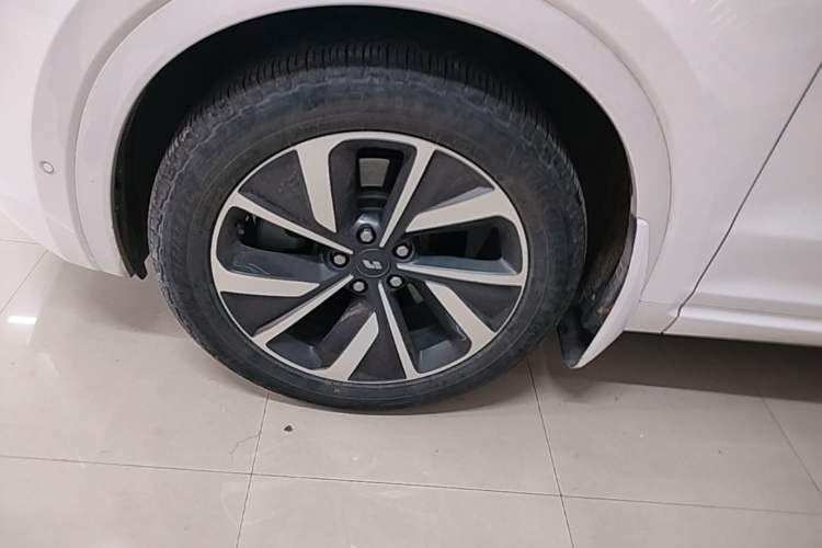 Used Li Auto ONE 2021 Extended-Range 6-Seater Version Left Front Wheel Hub