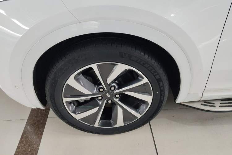 Used Li Auto ONE 2021 Extended-Range 6-Seater Version Left Front Wheel Hub