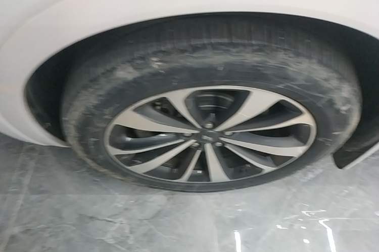 Used Li Auto ONE 2021 Extended-Range 6-Seater Version Left Front Wheel Hub