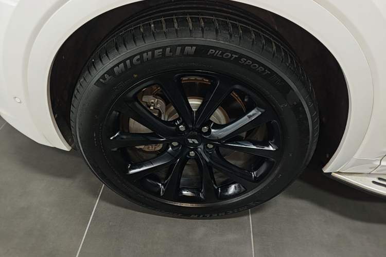 Used Li Auto ONE 2021 Extended-Range 6-Seater Version Left Front Wheel Hub