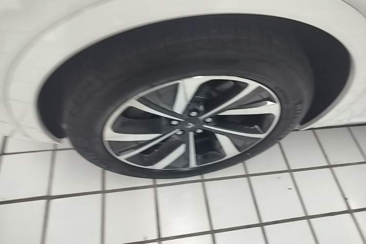 Used Li Auto ONE 2021 Extended-Range 6-Seater Version Left Front Wheel Hub