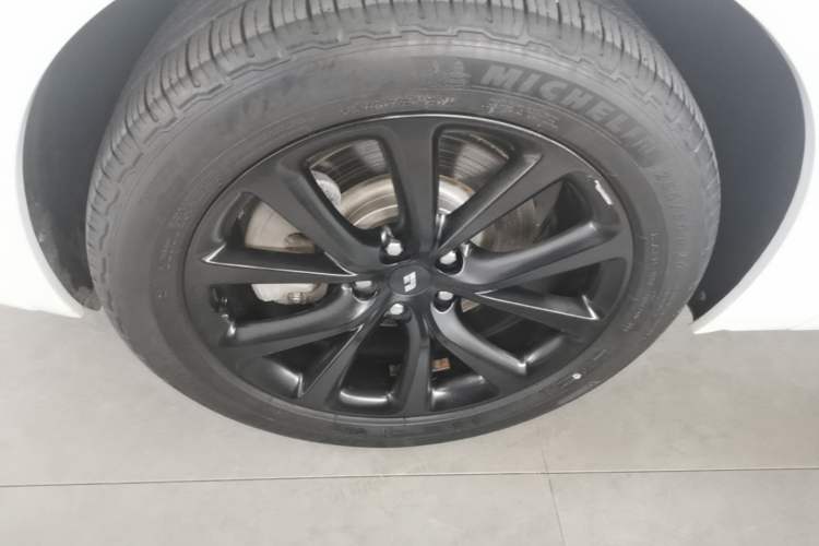 Used Li Auto ONE 2021 Extended-Range 6-Seater Version Left Front Wheel Hub
