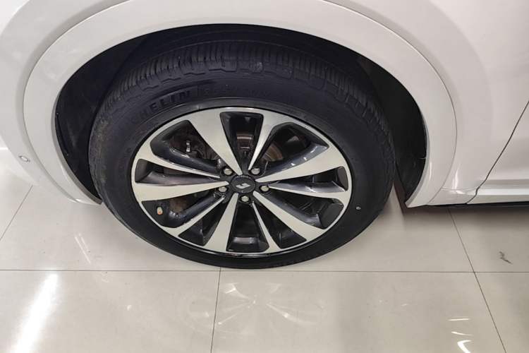 Used Li Auto ONE 2021 Extended-Range 6-Seater Version Left Front Wheel Hub