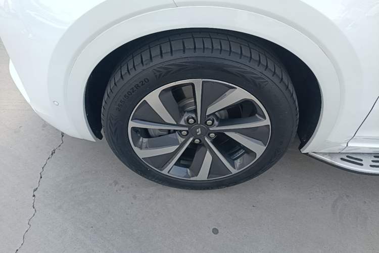 Used Li Auto ONE 2021 Extended-Range 6-Seater Version Left Front Wheel Hub