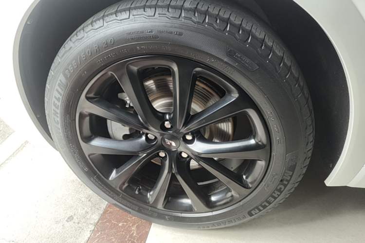 Used Li Auto ONE 2021 Extended-Range 6-Seater Version Left Front Wheel Hub