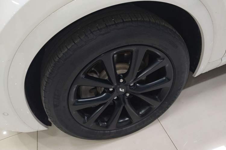 Used Li Auto ONE 2021 Extended-Range 6-Seater Version Left Front Wheel Hub