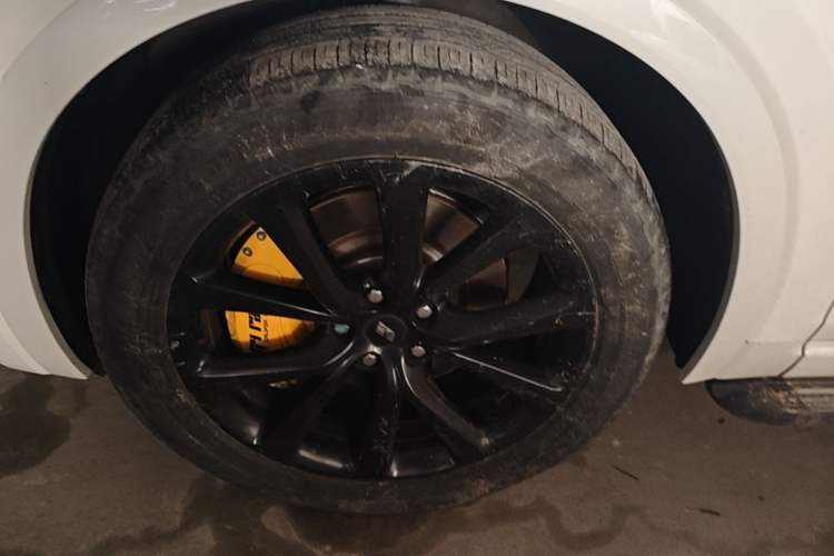 Used Li Auto ONE 2021 Extended-Range 6-Seater Version Left Front Wheel Hub