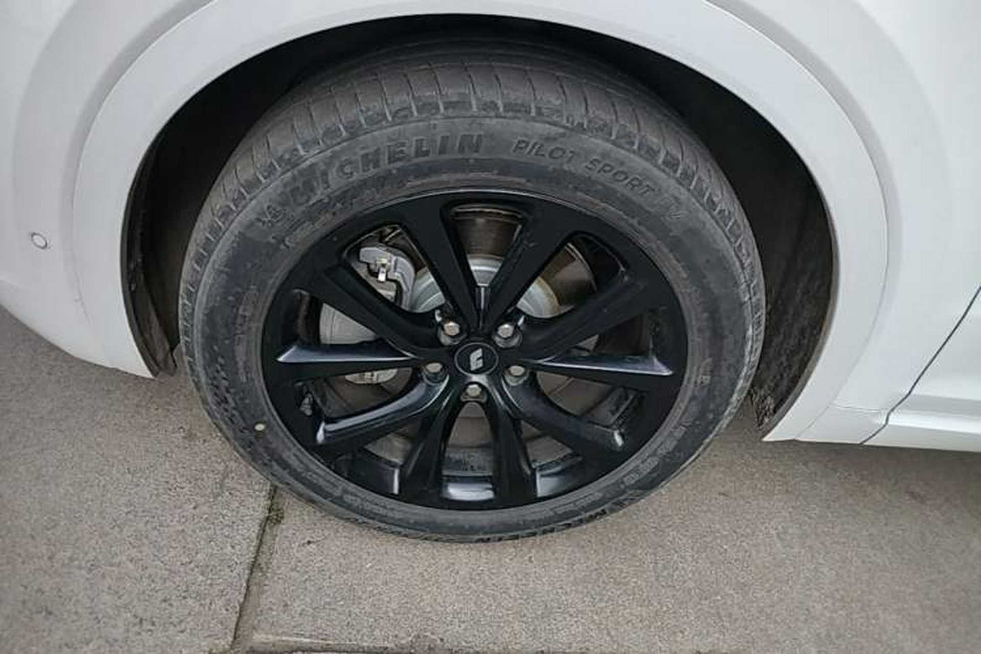 Used Li Auto ONE 2021 Extended-Range 6-Seater Version Left Front Wheel Hub