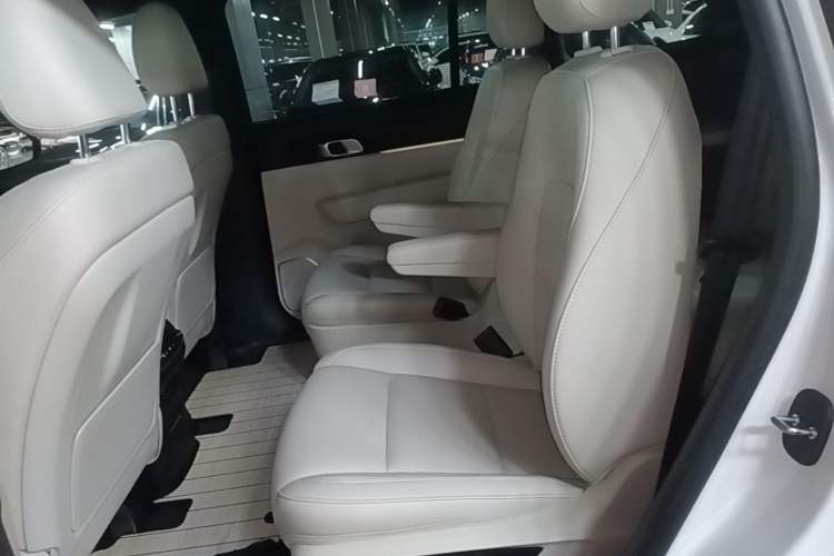 Used Li Auto ONE 2021 Extended-Range 6-Seater Version Left Rear Seat