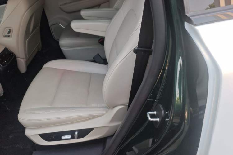 Used Li Auto ONE 2021 Extended-Range 6-Seater Version Left Rear Seat