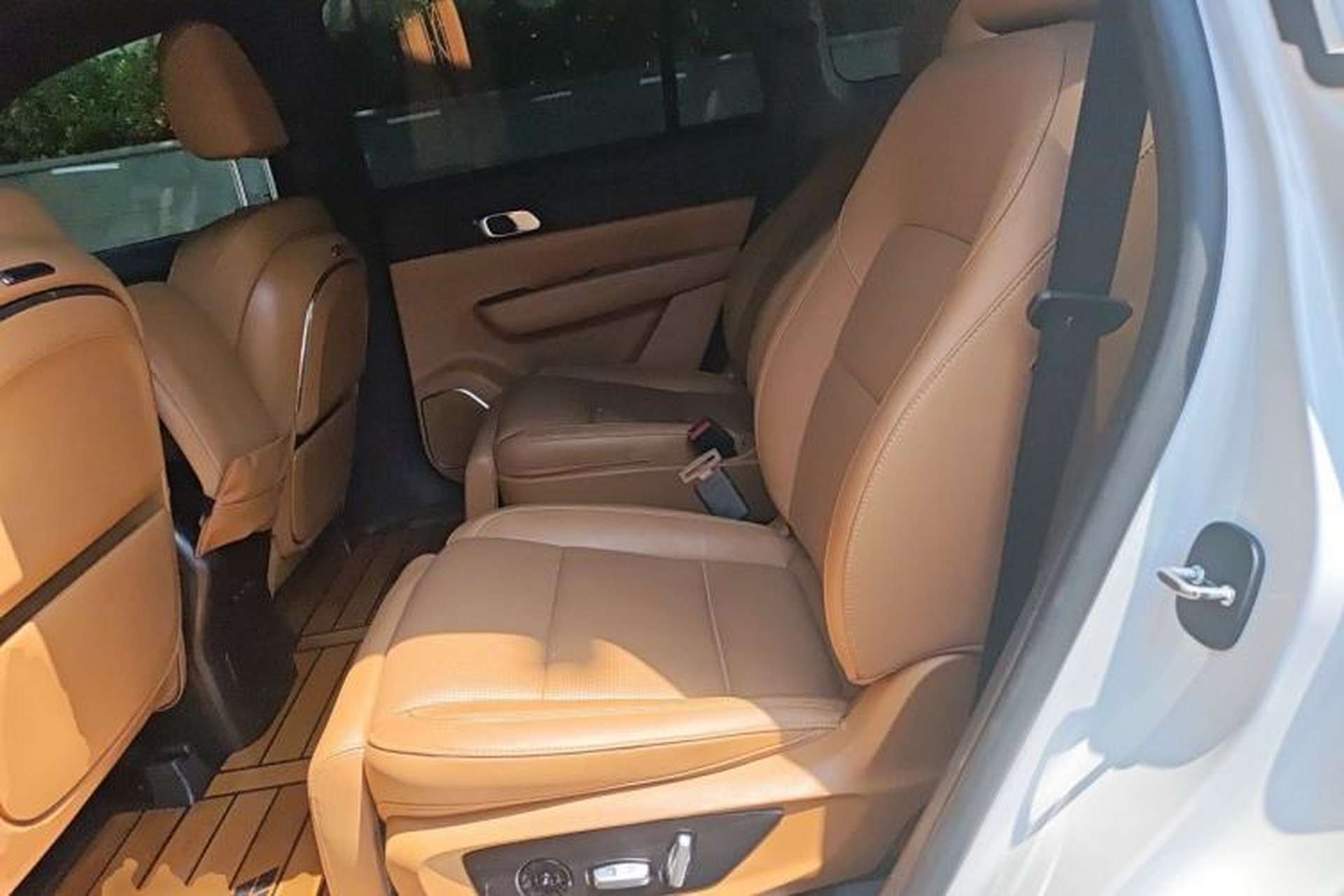 Used Li Auto ONE 2021 Extended-Range 6-Seater Version Left Rear Seat