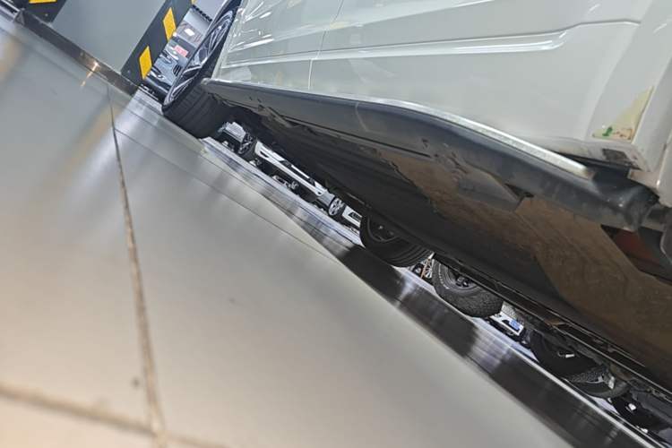 Used Li Auto ONE 2021 Extended-Range 6-Seater Version Left Side Sill