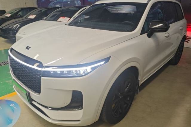 Ojetý Li Auto ONE 2021 Extended-Range 6-Seater Version