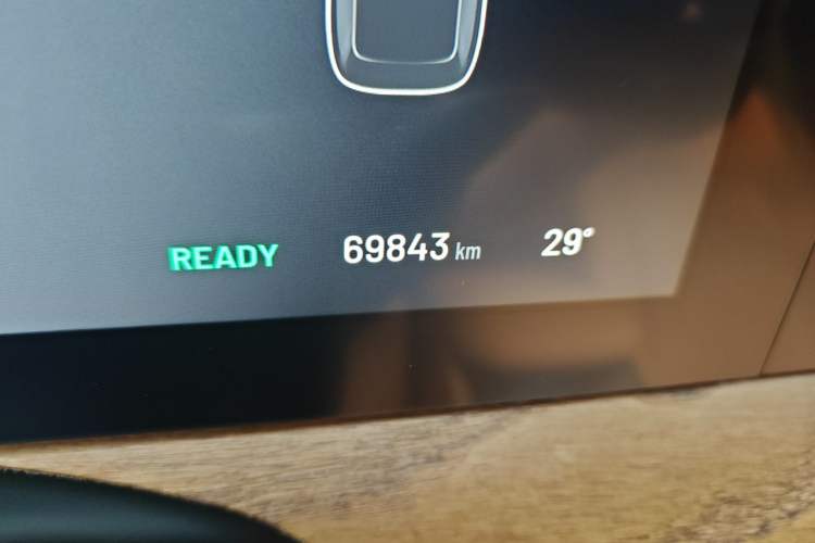 Used Li Auto ONE 2021 Extended-Range 6-Seater Version Odometer Close Up