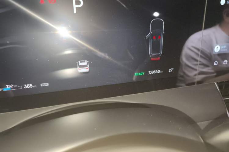 Used Li Auto ONE 2021 Extended-Range 6-Seater Version Odometer Close Up