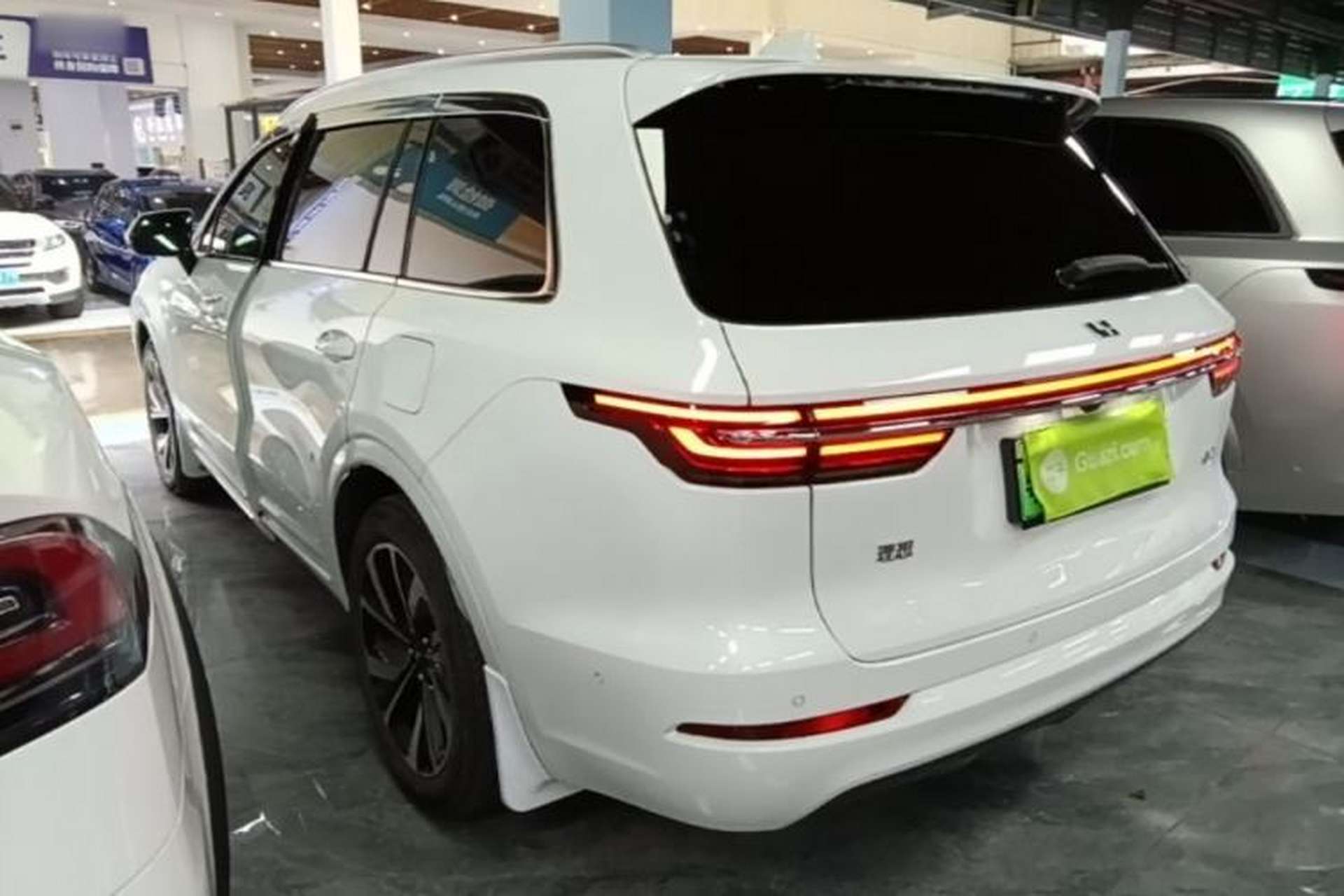 Used Li Auto ONE 2021 Extended-Range 6-Seater Version Rear Left 45 Deg
