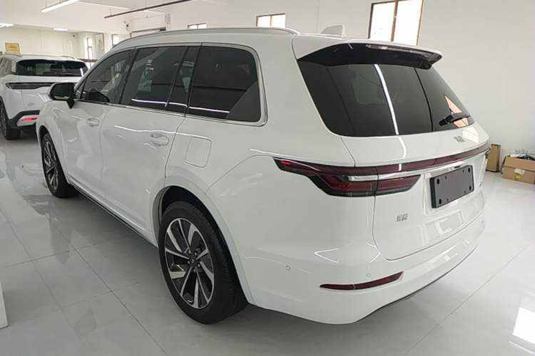 Used Li Auto ONE 2021 Extended-Range 6-Seater Version Rear Left 45 Deg